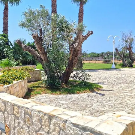 Villa Esclusiva Con Piscina, 3 Camere, 2 Bagni *