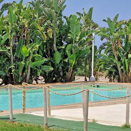 Esclusiva Con Piscina, 3 Camere, 2 Bagni Marina di Mancaversa