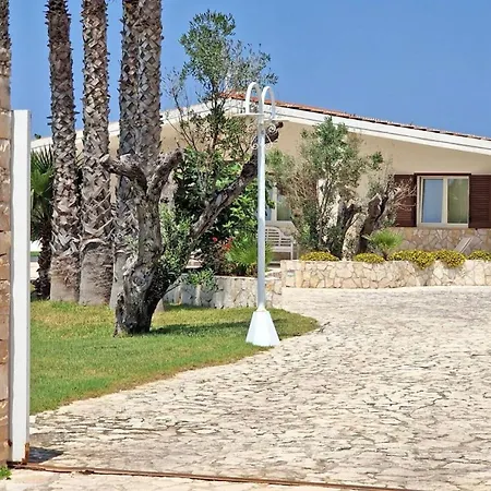 Villa Esclusiva Con Piscina, 3 Camere, 2 Bagni *