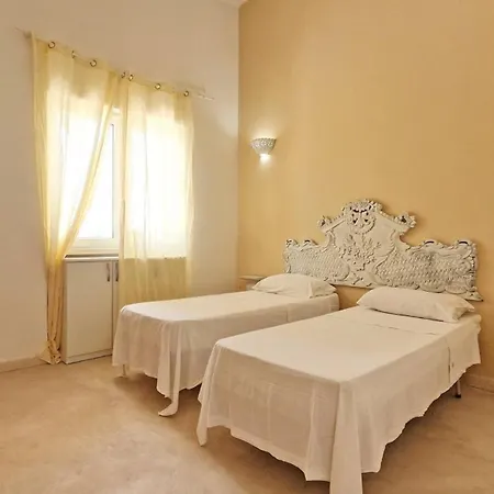 Esclusiva Con Piscina, 3 Camere, 2 Bagni *