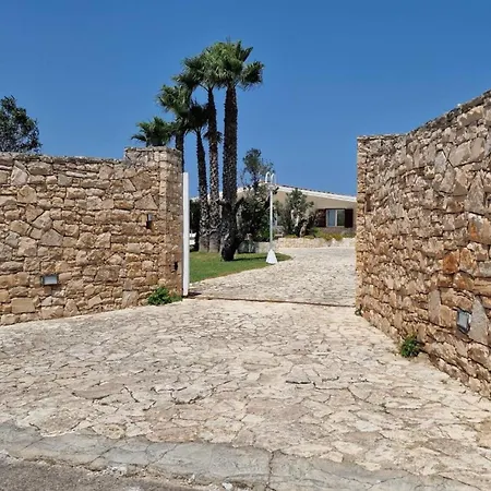 Esclusiva Con Piscina, 3 Camere, 2 Bagni Villa