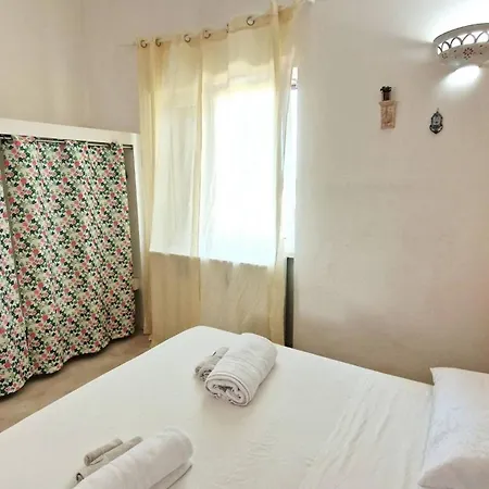 Villa Esclusiva Con Piscina, 3 Camere, 2 Bagni *