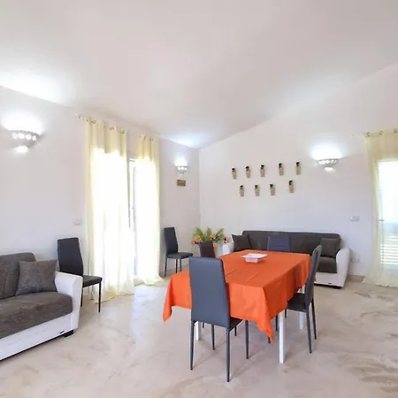 Esclusiva Con Piscina, 3 Camere, 2 Bagni * Marina di Mancaversa
