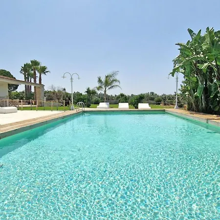 Villa Esclusiva Con Piscina, 3 Camere, 2 Bagni Marina di Mancaversa